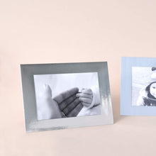 Load image into Gallery viewer, Monolike Standing Paper Frame 4x6 Metallic Series Glossy Silver 10p 4x6Inch Size