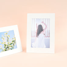 Load image into Gallery viewer, Monolike Premium Standing Paper Photo frame 4x6 White 10pcak - Fits 4x6" Pictures