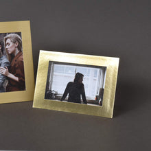 Load image into Gallery viewer, Monolike Standing Paper Frame 4x6 Metallic Series Glossy Gold 10p 4x6Inch Size
